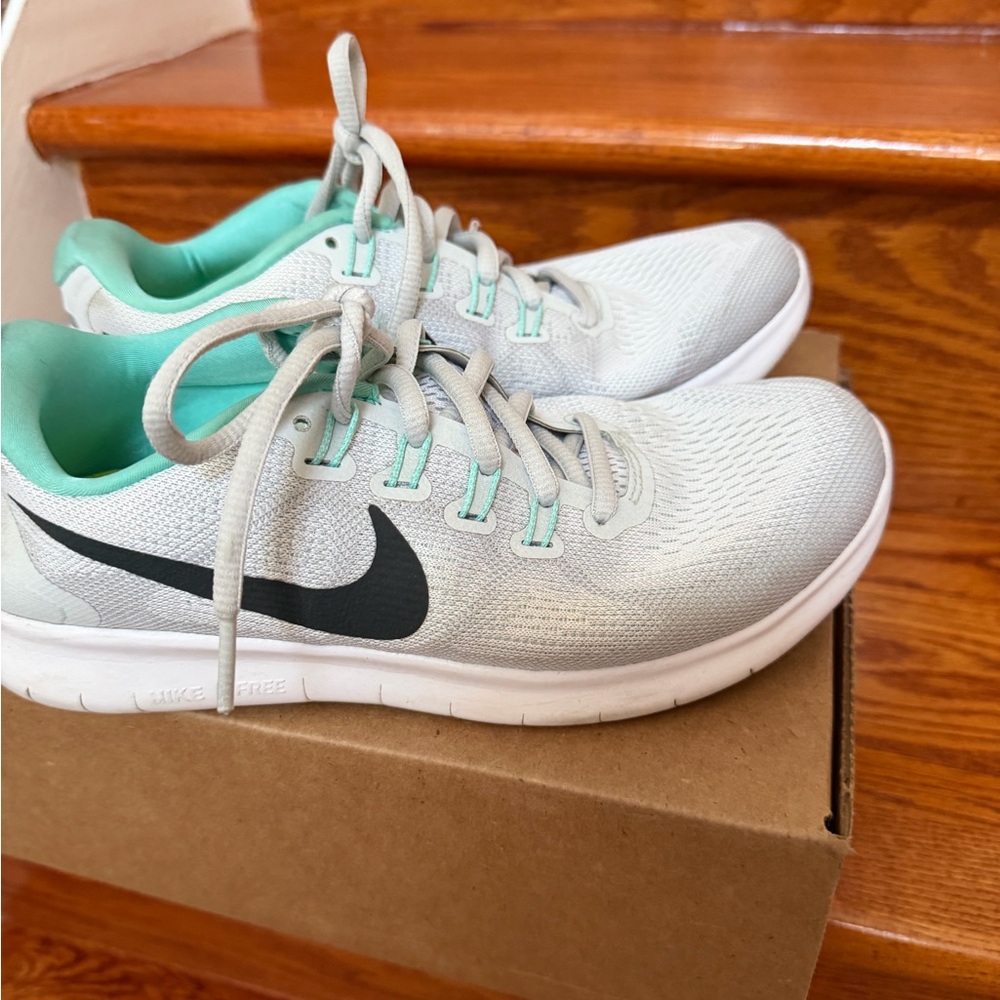 Nike Women's Gray and Mint Sneakers
